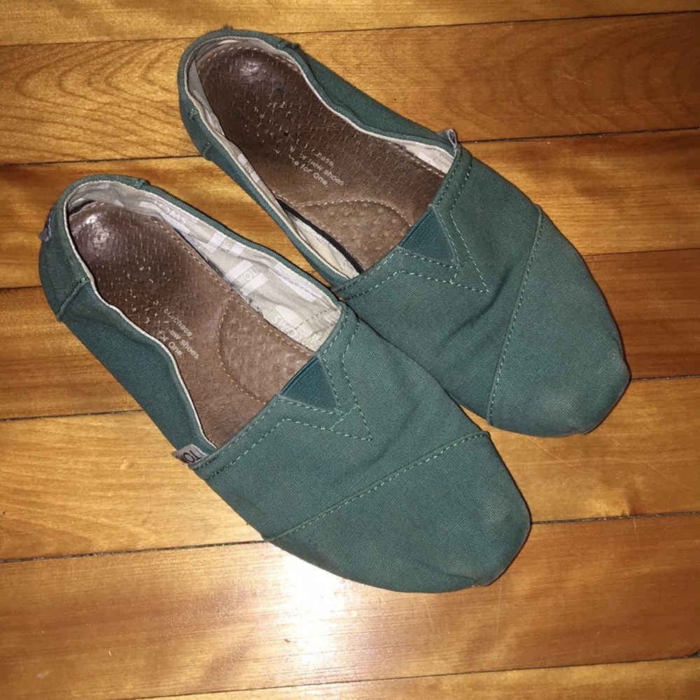 Light Green Classic TOMS Size 5